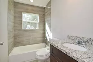 8162 Homewood Ln, Houston, TX 77028 - Photo 16