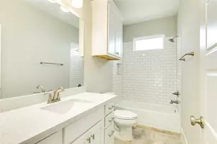 9 Caravelle Ct, Galveston, TX 77554 - Photo 24