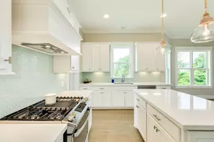 9 Caravelle Ct, Galveston, TX 77554 - Photo 12