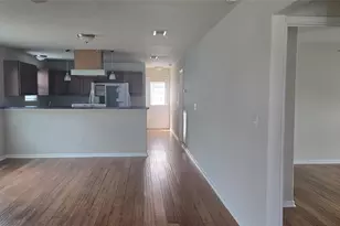 718 E Columbus Dr, Wharton, TX 77488 - Photo 2