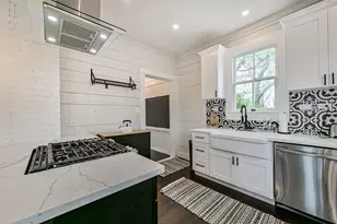 1715 30th St, Galveston, TX 77550 - Photo 8