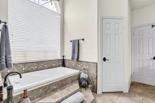 129 April Point Pl, Conroe, TX 77356 - Photo 32