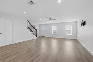 9026 McGallion Rd, Houston, TX 77022 - Photo 8