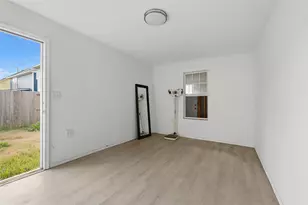 9026 McGallion Rd, Houston, TX 77022 - Photo 32