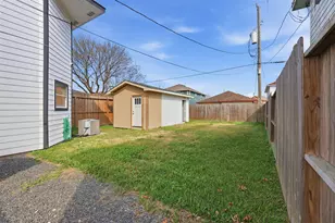 9026 McGallion Rd, Houston, TX 77022 - Photo 30