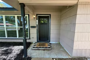 102 S Mattson St, West Columbia, TX 77486 - Photo 2