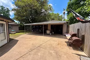 102 S Mattson St, West Columbia, TX 77486 - Photo 32