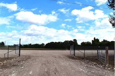 8911 Fm 524 Road, Sweeny, TX 77480 - Photo 16