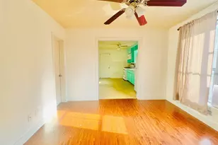 936 Bennington St, Houston, TX 77022 - Photo 4
