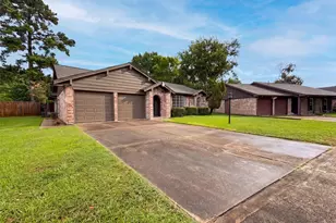 16338 Hollow Wood Dr, Houston, TX 77090 - Photo 20