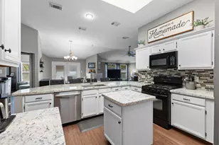 8010 Makaha Cir, Houston, TX 77095 - Photo 14