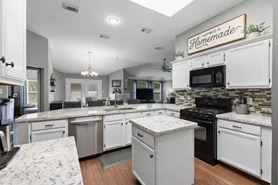 8010 Makaha Circle, Houston, TX 77095 - Photo 14
