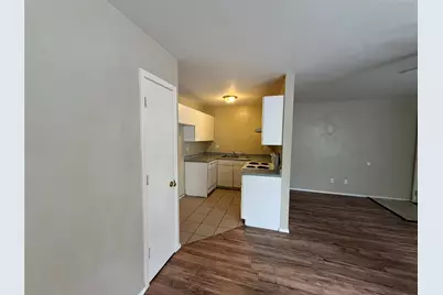 4714 Oleander Street #D, Bacliff, TX 77518 - Photo 4