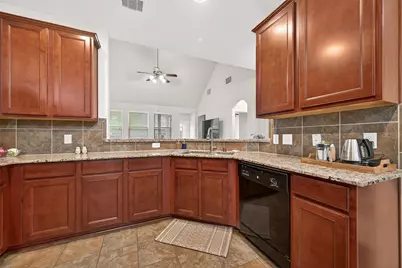 6503 Wilshire Fern, Houston, TX 77040 - Photo 14
