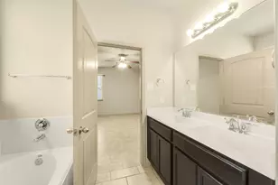 13939 Long Meadow Dr, Houston, TX 77047 - Photo 22