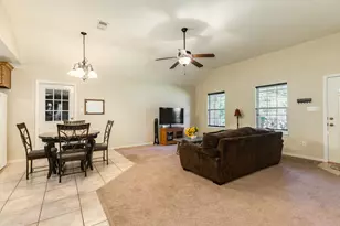 621 Humble St, West Columbia, TX 77486 - Photo 10