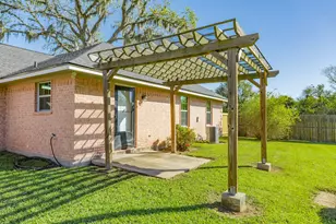 621 Humble St, West Columbia, TX 77486 - Photo 24