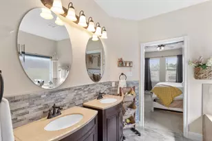 4610 Legends Bay Dr, Baytown, TX 77523 - Photo 22