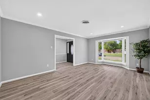 6707 Burning Tree Dr, Houston, TX 77036 - Photo 4