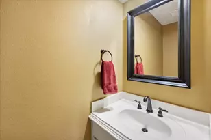 11819 Mighty Redwood Dr, Houston, TX 77059 - Photo 16