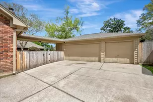 11819 Mighty Redwood Dr, Houston, TX 77059 - Photo 36