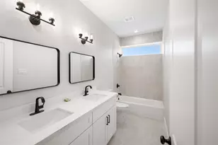 921 E 38th St, Houston, TX 77022 - Photo 30