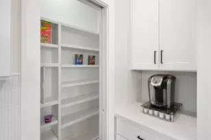 921 E 38th St, Houston, TX 77022 - Photo 12