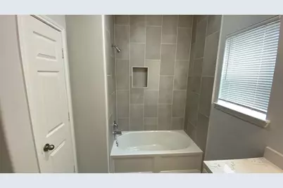 5225 E Houston Road #A, Houston, TX 77028 - Photo 32