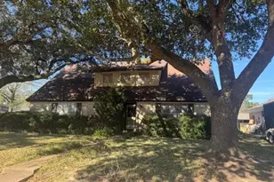 1948 W Kirby Ave, Orange, TX 77632 - Photo 2