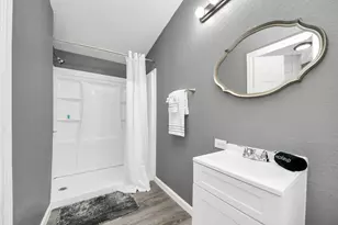 145 W Austin Ave, Pasadena, TX 77502 - Photo 20