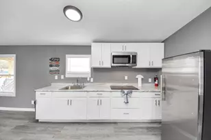 145 W Austin Ave, Pasadena, TX 77502 - Photo 8