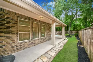 18 Blue Wildflower Pl, The Woodlands, TX 77354 - Photo 4