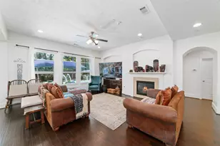 335 Voss Rd, Houston, TX 77024 - Photo 18