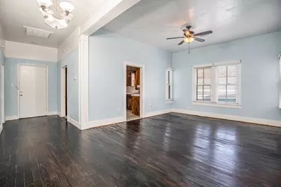 3309 Avenue N, Galveston, TX 77550 - Photo 2
