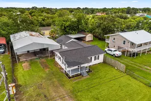 221 11th St, Dickinson, TX 77539 - Photo 24