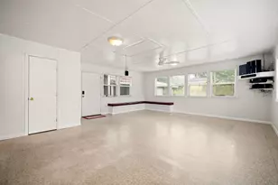 221 11th St, Dickinson, TX 77539 - Photo 12
