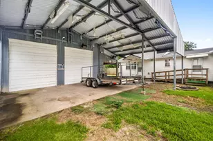 221 11th St, Dickinson, TX 77539 - Photo 4