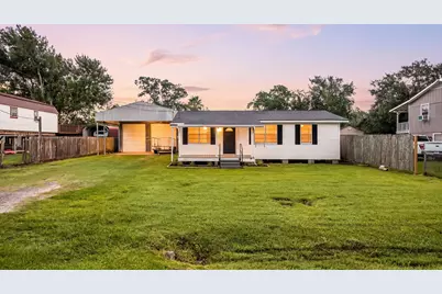 221 11th Street, Dickinson, TX 77539 - Photo 1