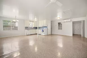 221 11th St, Dickinson, TX 77539 - Photo 10