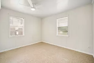 221 11th St, Dickinson, TX 77539 - Photo 16