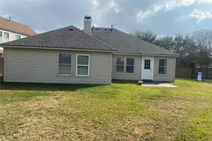 12005 Green Falls Dr, Pearland, TX 77584 - Photo 2