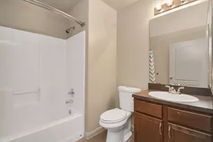 2216 Victory Ave, Galveston, TX 77551 - Photo 10