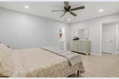5638 Simsdale Street, Houston, TX 77033 - Photo 4