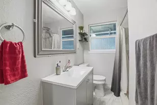 5638 Simsdale St, Houston, TX 77033 - Photo 18