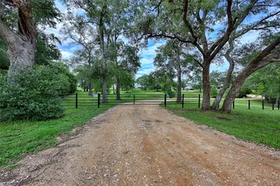 3545 E I 10 Frontage Road, Schulenburg, TX 78956 - Photo 6
