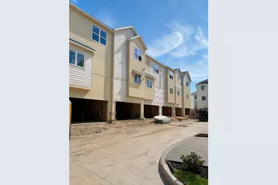 6382 Paddington Bend Drive, Houston, TX 77008 - Photo 1