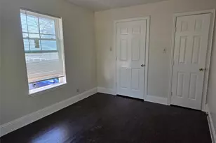 302 71st St, Houston, TX 77011 - Photo 6