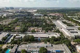 2701 Bellefontaine St, Houston, TX 77025 - Photo 6