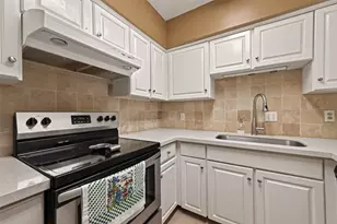 2701 Bellefontaine St, Houston, TX 77025 - Photo 32