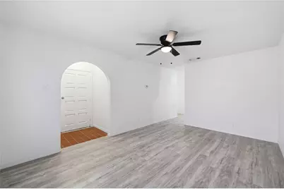 9139 Lytle Avenue, San Antonio, TX 78224 - Photo 6